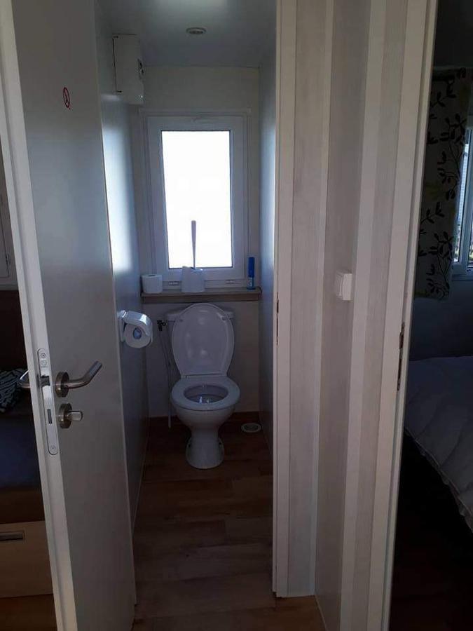 Luxueuze Stacaravan In Bredene Met Eigen Terras En Tuintje Εξωτερικό φωτογραφία