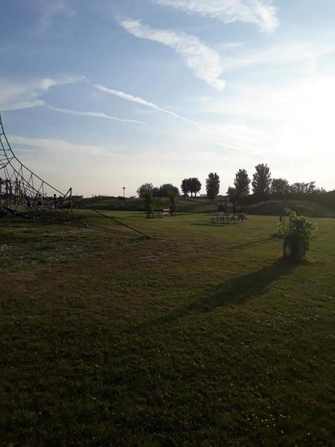 Luxueuze Stacaravan In Bredene Met Eigen Terras En Tuintje Εξωτερικό φωτογραφία